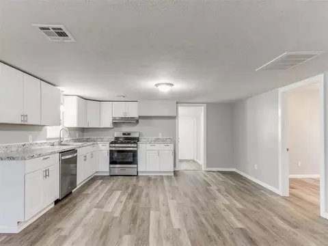 208 S Cimarron Rd, Tuttle, OK 73089 photo 12