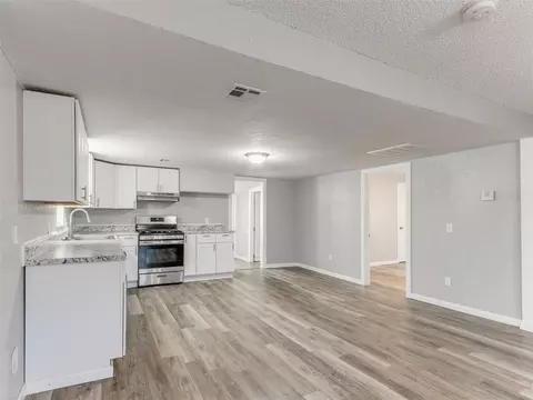 208 S Cimarron Rd, Tuttle, OK 73089 photo 11