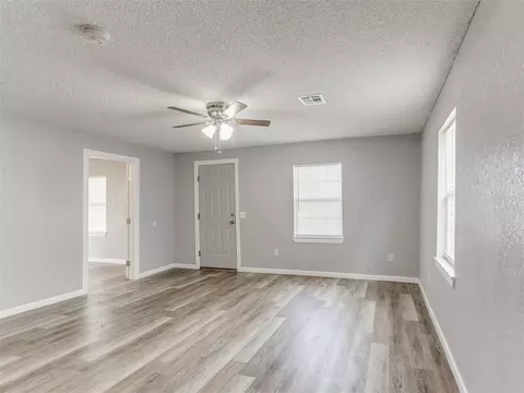 208 S Cimarron Rd, Tuttle, OK 73089 photo 7