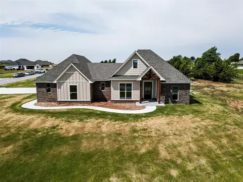 904 Red Rock Rd, Blanchard, OK 73010