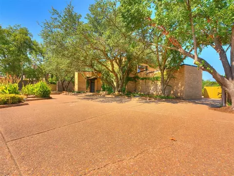 6916 Avondale Ct, Oklahoma City, OK 73116
