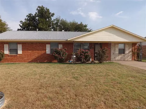 624 E Baseline Rd, Tipton, OK 73570 photo 2