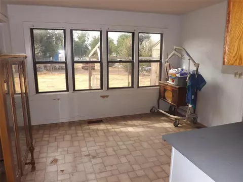 401 E Main St, Tipton, OK 73570 photo 11