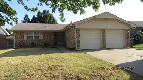 208 E Beech Ave, Yukon, OK 73099