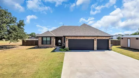132 Laredo St, Lone Grove, OK 73443