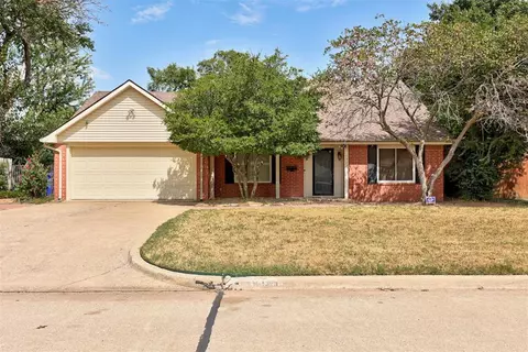 1323 Cherry Stone St, Norman, OK 73072