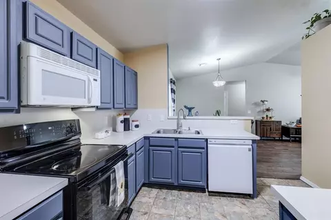108 Bryan Dr, Edmond, OK 73003 photo 5