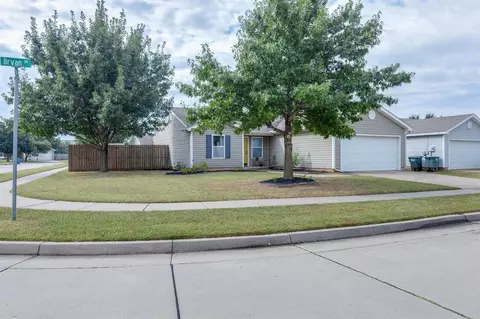 108 Bryan Dr, Edmond, OK 73003 photo 2
