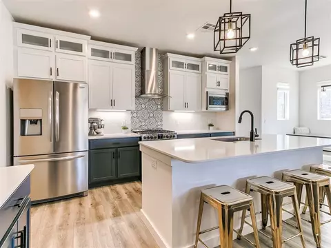 2325 El Cajon St, Edmond, OK 73034