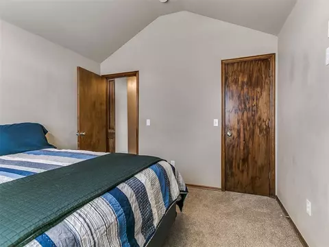 9104 Ians Pl, Moore, OK 73160 photo 21
