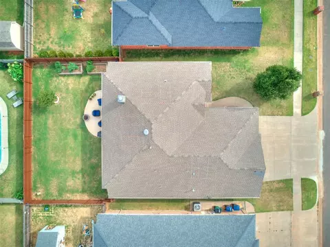 9104 Ians Pl, Moore, OK 73160 photo 6