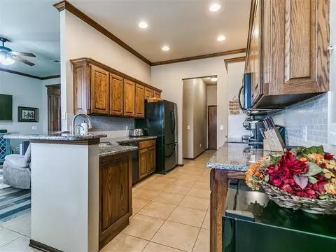 9104 Ians Pl, Moore, OK 73160 photo 18