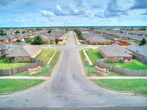 9104 Ians Pl, Moore, OK 73160 photo 7
