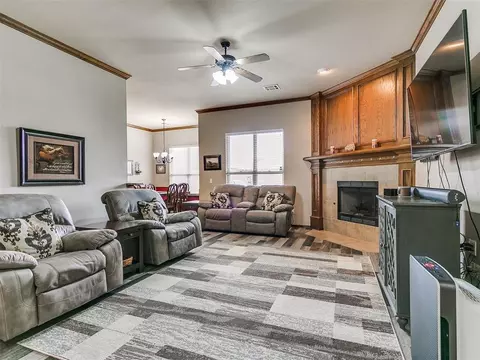 9104 Ians Pl, Moore, OK 73160 photo 12