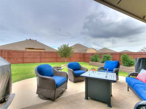 9104 Ians Pl, Moore, OK 73160 photo 41