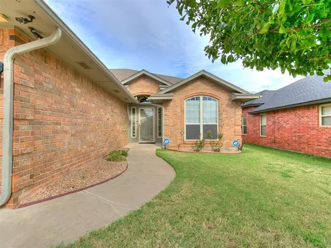 9104 Ians Pl, Moore, OK 73160 photo 5