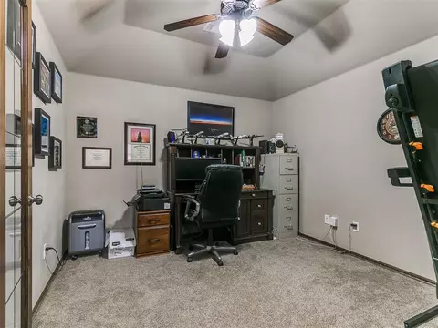 9104 Ians Pl, Moore, OK 73160 photo 11