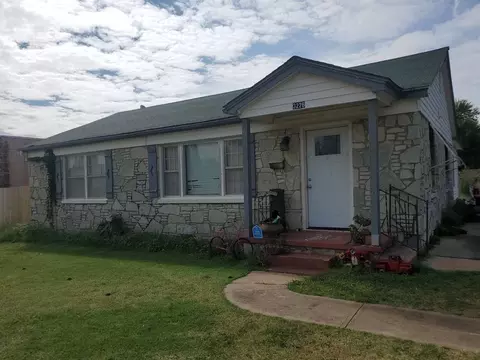3226 SE 15th St, Del City, OK 73115