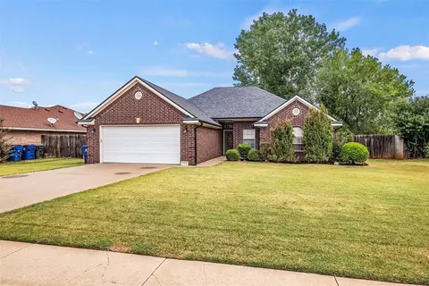 3021 Alli Cir, Chickasha, OK 73018