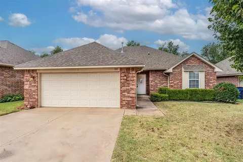 709 S Castlerock Ln, Mustang, OK 73064