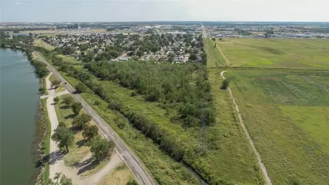 S Overholser Road, Yukon, OK 73127