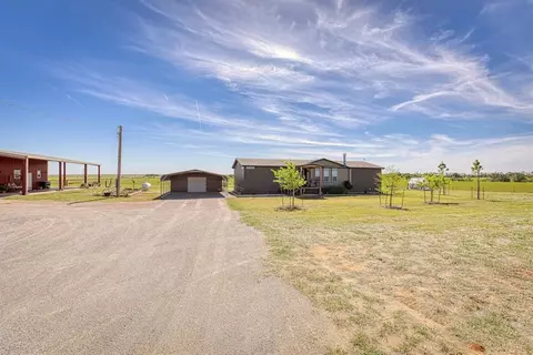 12702 N 1740 Rd, Erick, OK 73645 photo 3