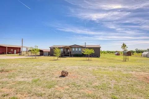 12702 N 1740 Rd, Erick, OK 73645 photo 4