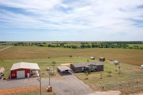 12702 N 1740 Rd, Erick, OK 73645