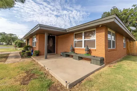 501 N 6th St, Thomas, OK 73669