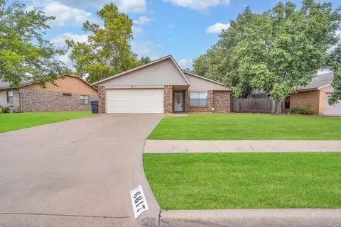 6817 NW Ferris Pl, Lawton, OK 73505