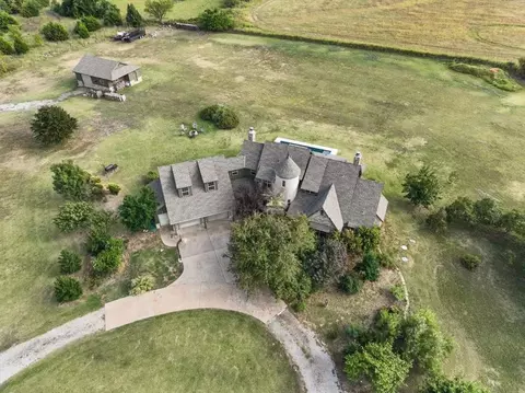 8361 Green Pasture Dr, Guthrie, OK 73044