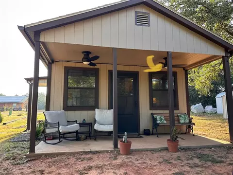 1 Hillcrest Dr, Shawnee, OK 74801