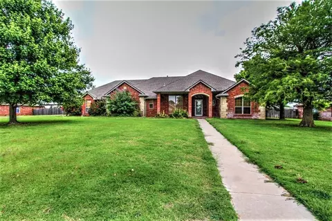 4103 Nugget Ln, Tuttle, OK 73089 photo 2