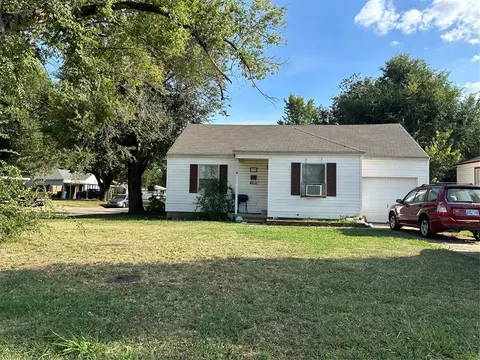 548 E Grumman Dr, Midwest City, OK 73110