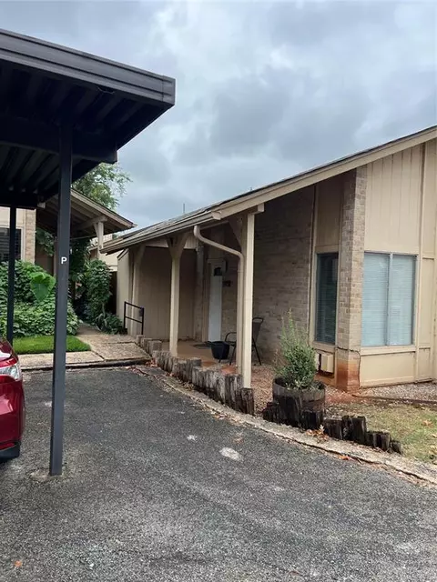 9731 Hefner Village Blvd, Oklahoma City, OK 73162