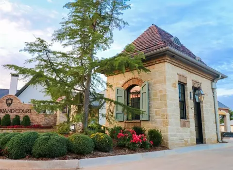 1118 Cumberland Ct, Nichols Hills, OK 73116