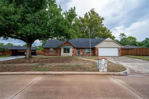 2221 Bud Wilkinson Dr, Norman, OK 73069