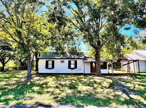 1031 E 2nd St, Stratford, OK 74872