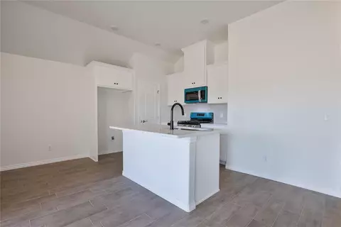 3901 Lynne Ave, Edmond, OK 73012