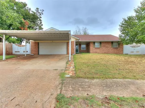 1105 E Hills Dr, Moore, OK 73160