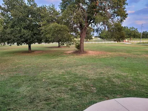 830 Baylor Rd, Ada, OK 74820 photo 4