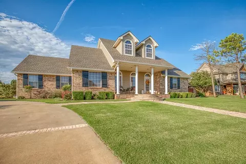 512 Southview Dr, Kingfisher, OK 73750