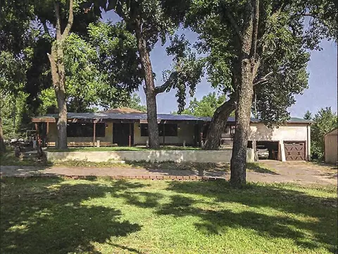 220 Cimarron Rd, Crescent, OK 73028