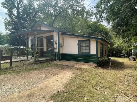 410 Wake St, Broken Bow, OK 74728 photo 3