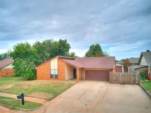 1313 NE 22nd St, Moore, OK 73160