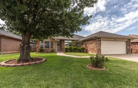 204 Eastview Dr, Yukon, OK 73099
