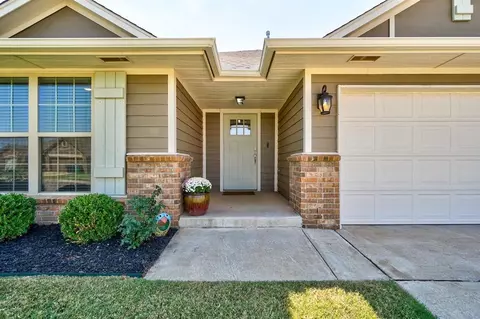 8308 NW 158th St, Edmond, OK 73013