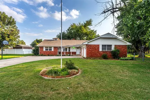 512 W Kansas St, Jones, OK 73049