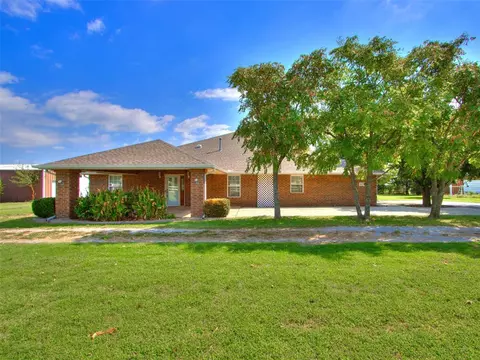 2829 Stewart Ave, El Reno, OK 73036