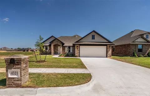4521 Black Mesa Ln, Yukon, OK 73099